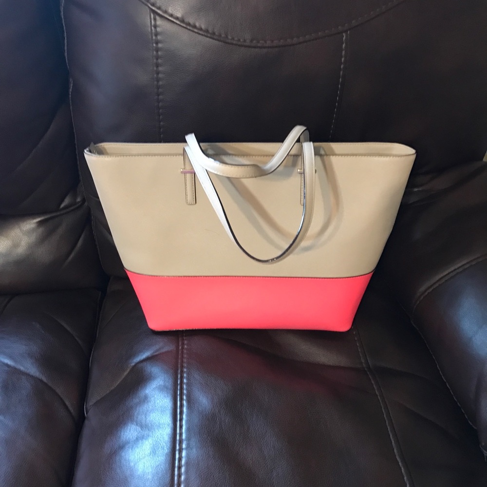 ‼️Sold‼️Beautiful Kate Spade - Picture 2 of 4