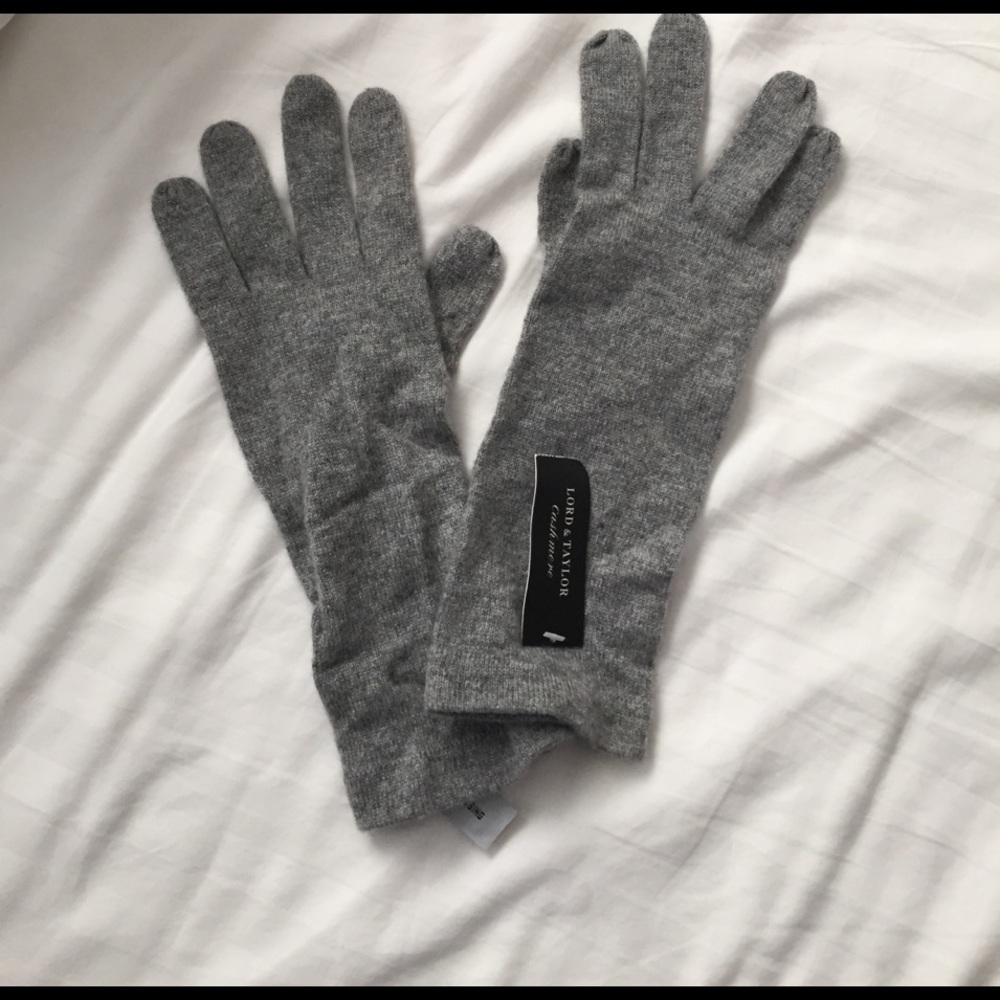 Lord & Taylor cashmere gloves