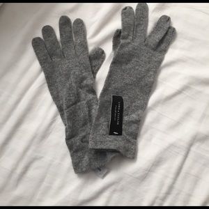 Lord & Taylor cashmere gloves