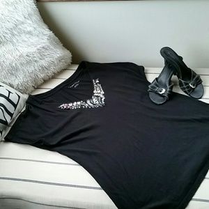 New York and company black tee