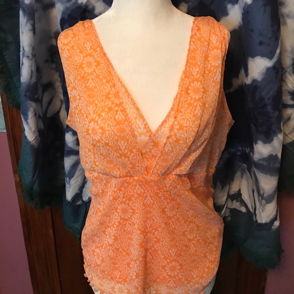 Nice summer top - Picture 2 of 4