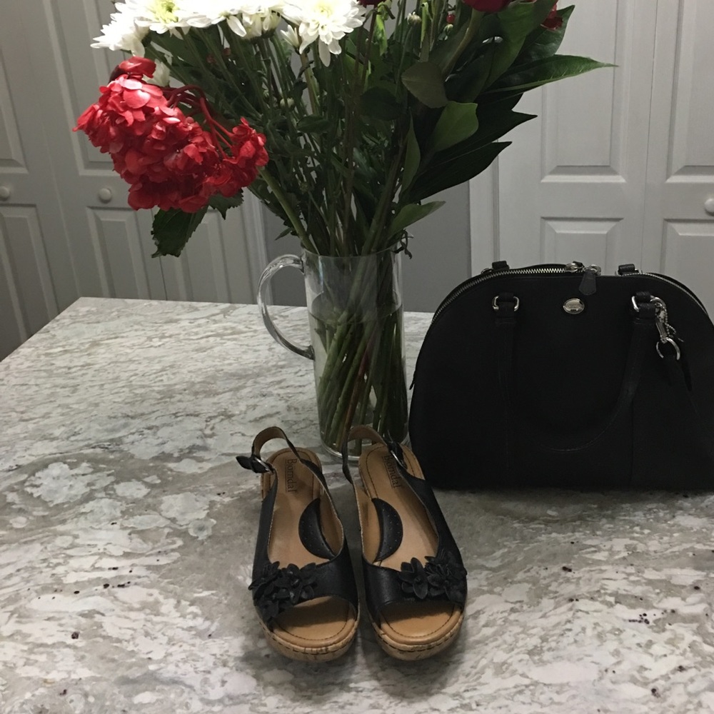 Comfort Black Wedges