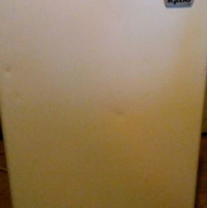 Igloo (small) refrigerator