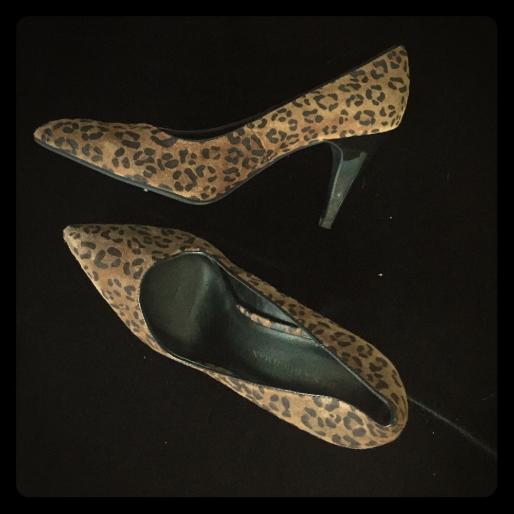 Leopard pumps