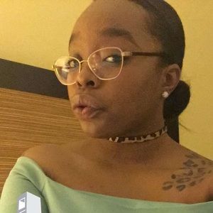 Meet your Posher, Jazmine