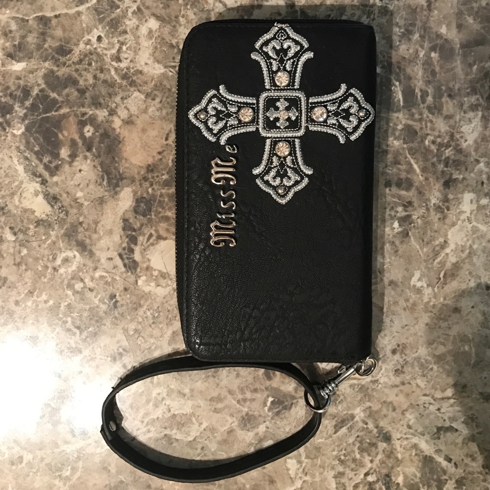 Miss Me Wristlet
