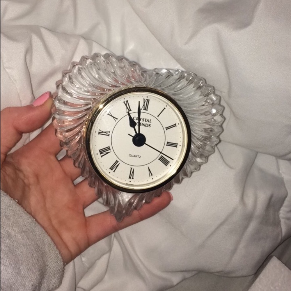 Crystal Heart Clock - Picture 3 of 4