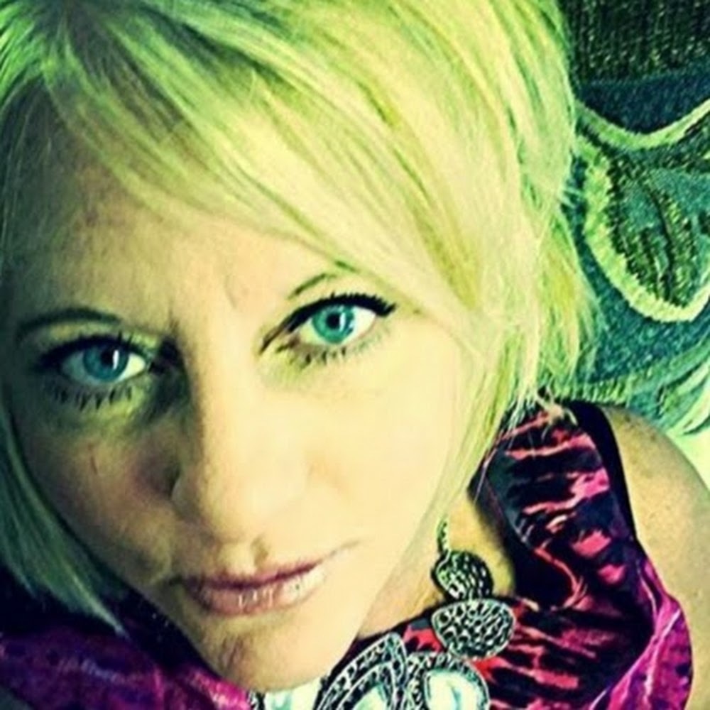 Meet your Posher, Gena