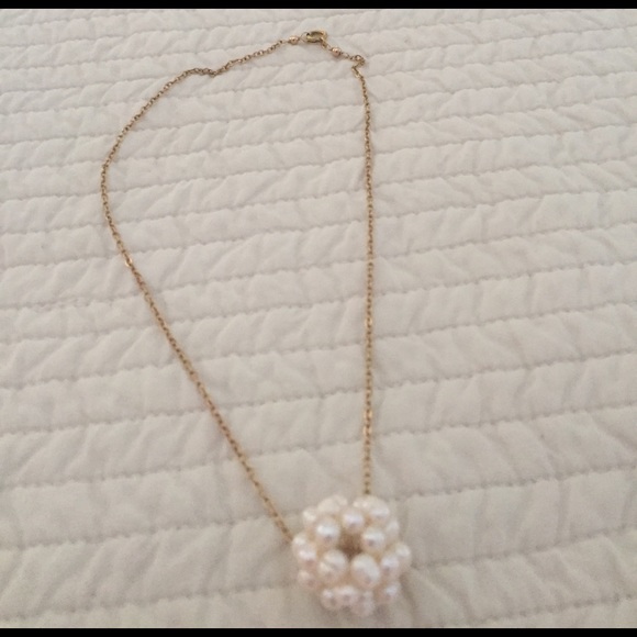 Pearl cluster necklace - Picture 2 of 3