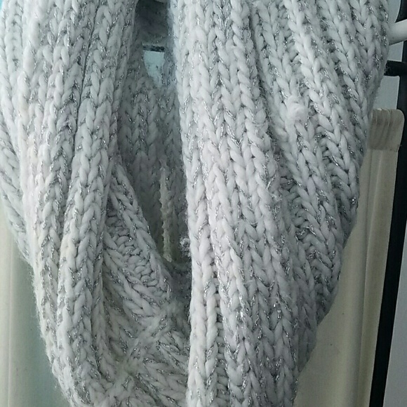 Scarf - Picture 4 of 4
