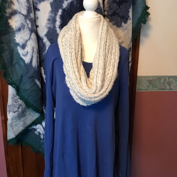 Scarf - Picture 2 of 4