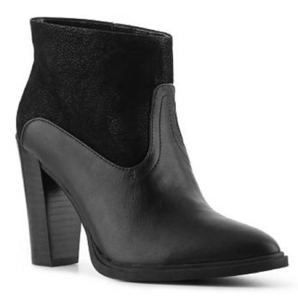 🎉HP🎉 Black Booties