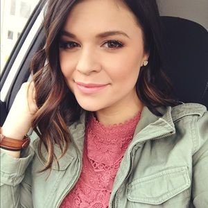 Meet your Posher, Maryssa