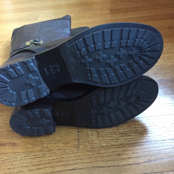 ๐SOLD๐ BROWN TORY BURCH BOOTS - Picture 3 of 8