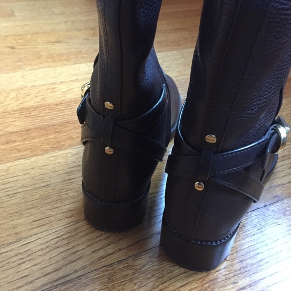 ๐SOLD๐ BROWN TORY BURCH BOOTS - Picture 5 of 8
