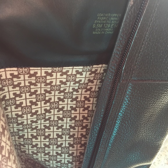 ๐SOLD๐ BROWN TORY BURCH BOOTS - Picture 8 of 8