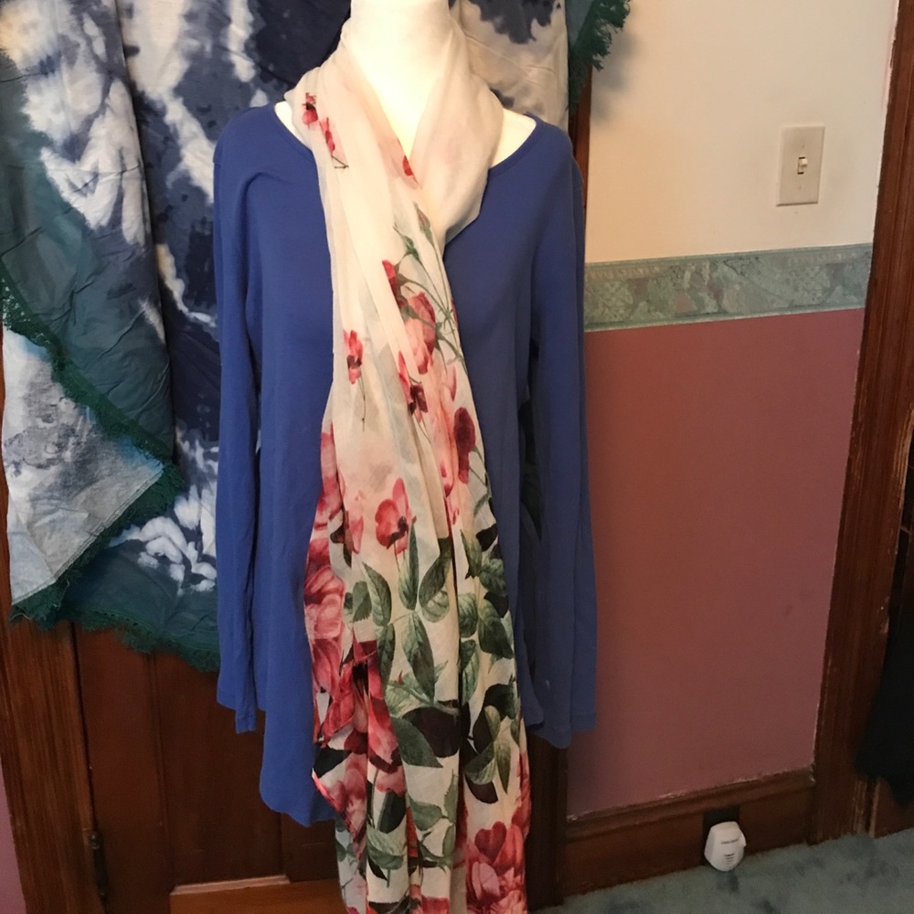 Scarf - Picture 2 of 3
