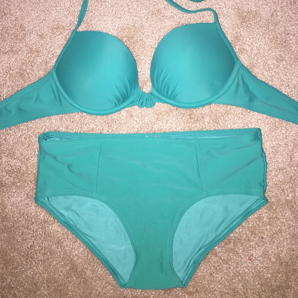 Arie (push up) bathing suit 34b too small bottoms