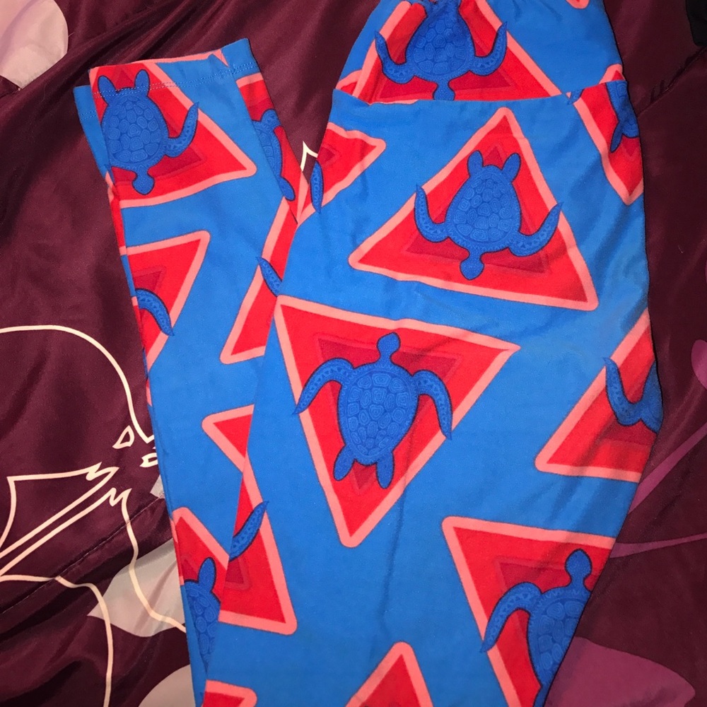 Lularoe sea turtle leggings