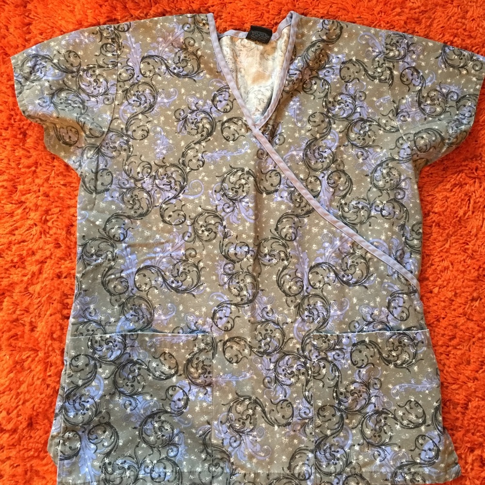 MG medgear small scrub top