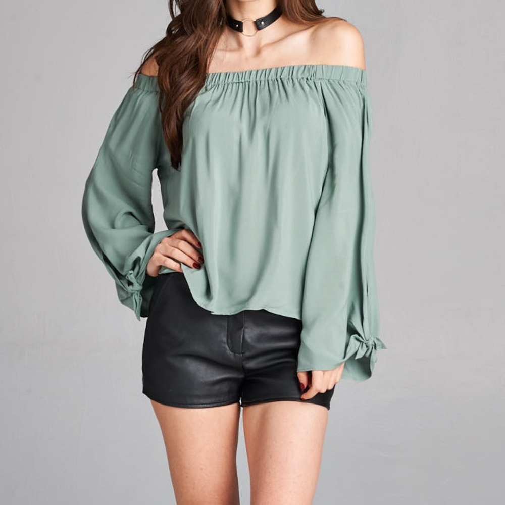 🚨Last 1🚨Off Shoulder Sleeve Tie Top - Picture 2 of 3