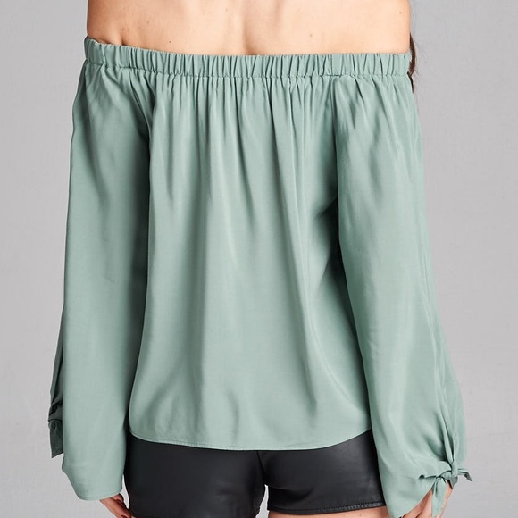 🚨Last 1🚨Off Shoulder Sleeve Tie Top - Picture 3 of 3