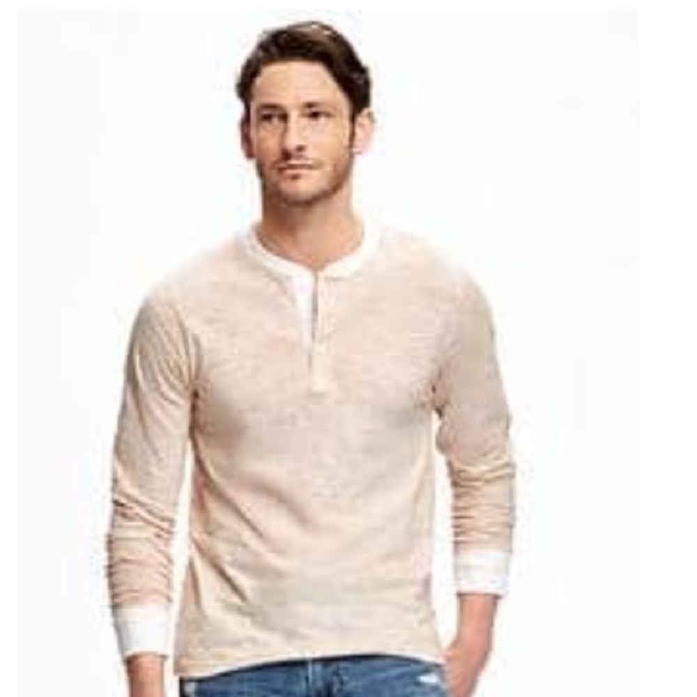 ⬇️ NWT Textured Henley in Gold and Cream