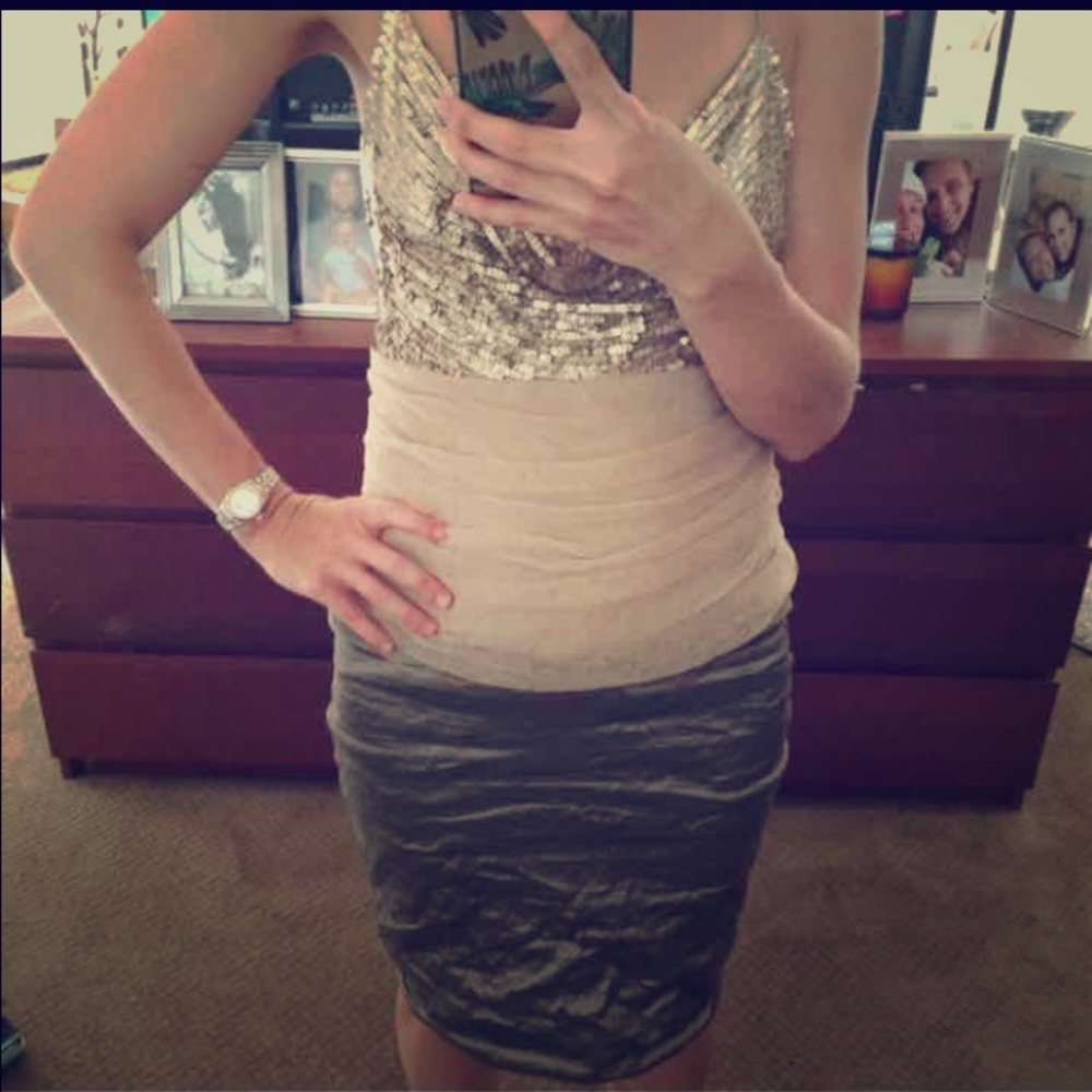 Like new!! Gorgeous Nicole Miller Gold Dress!!