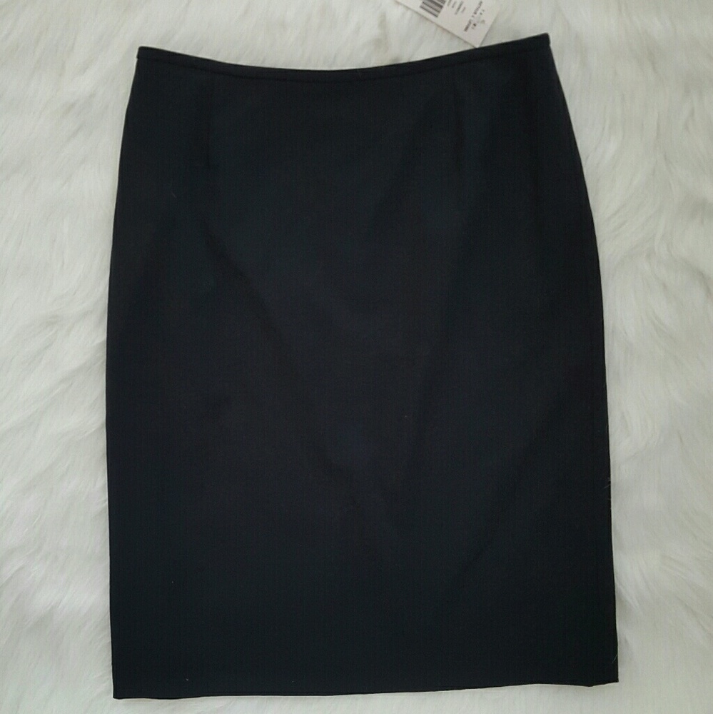 NWT Tahari Arthur S. Levine Skirt Size 4