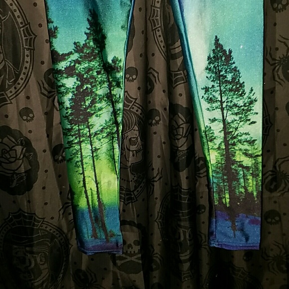 Lotus Leggings Growing Trees into the Stars !! NWT - Picture 2 of 4