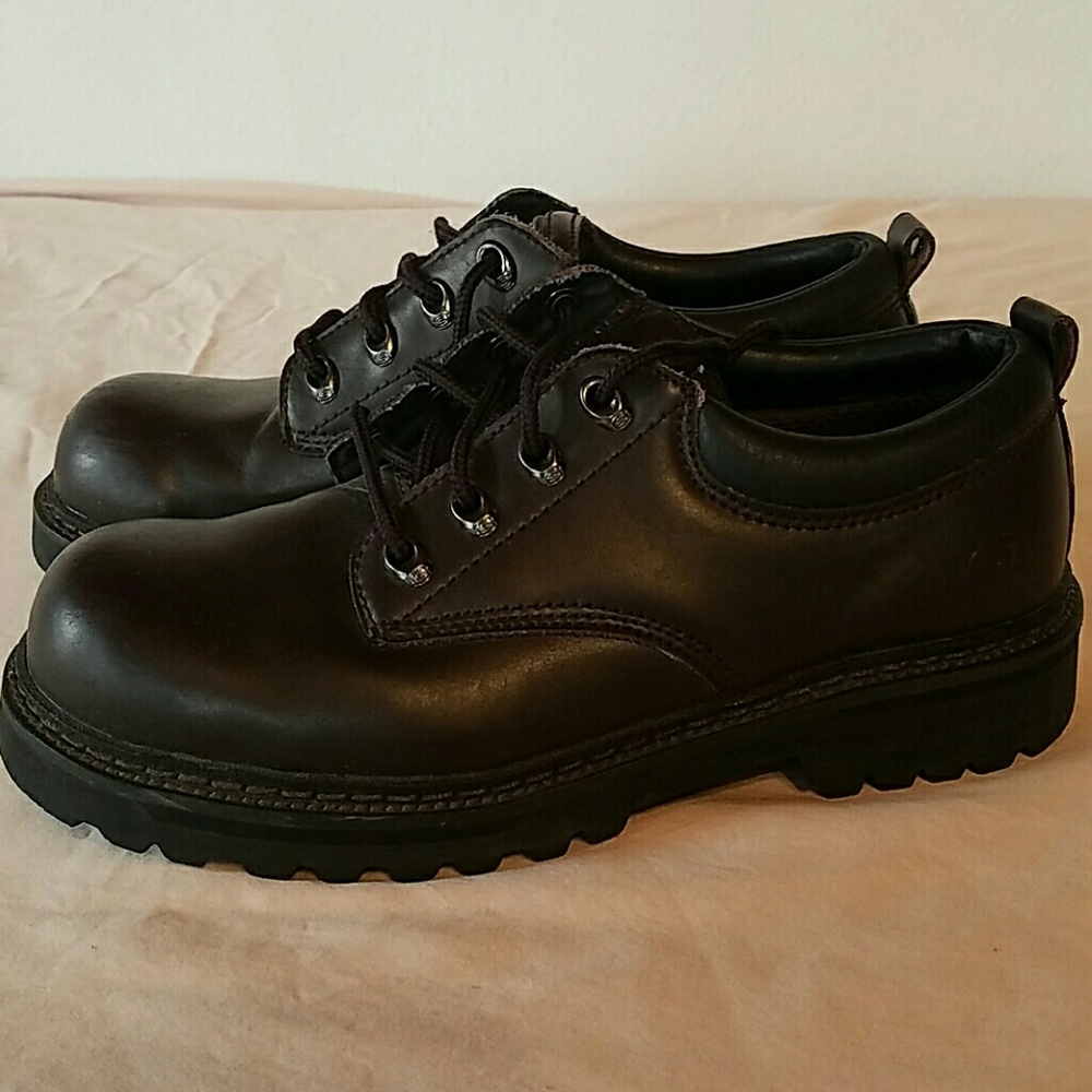 Like New Sketchers Men's Leather Shoes