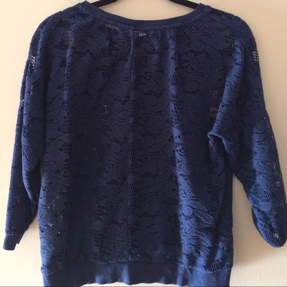 🎉HP🎉Atmosphere patterned lace top size 10 - Picture 2 of 6