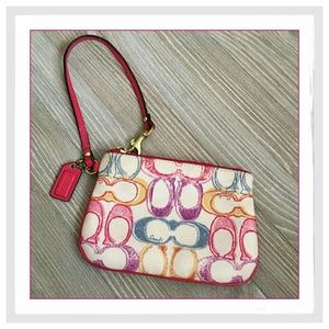 ?Coach Wristlet?
