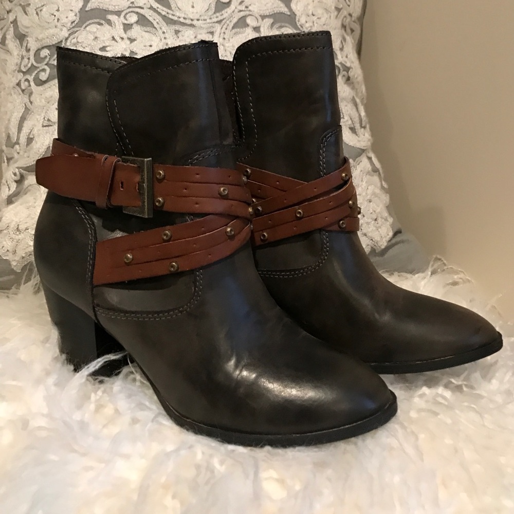 Mia ankle boots size 8 greenish gray with brown
