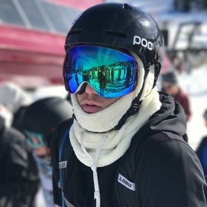 Meet your Posher, Max