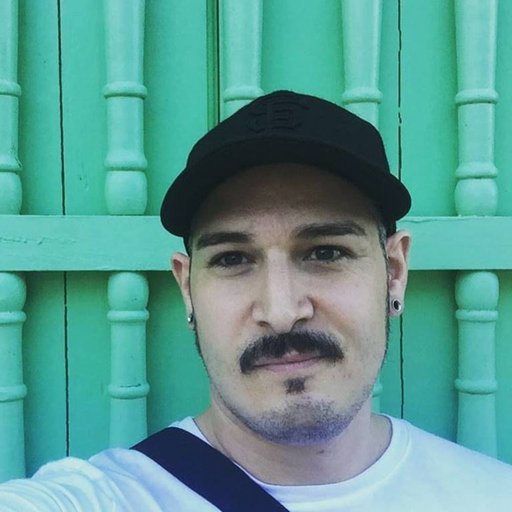 Meet your Posher, Thomas