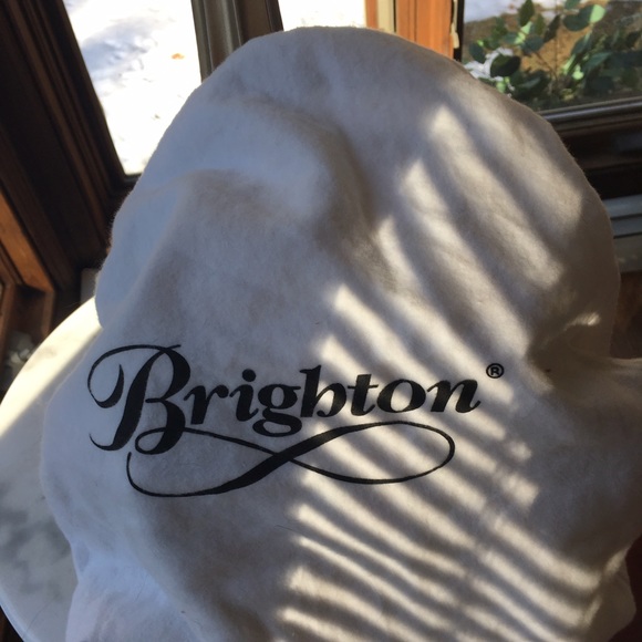 SOLD. NWR Brighton Designer Monogrammed Handbag - Picture 6 of 6