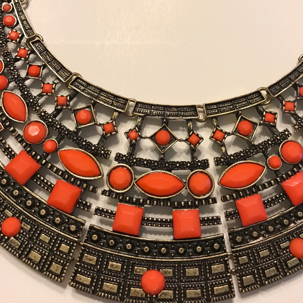 NWOT Necklace - Picture 2 of 2