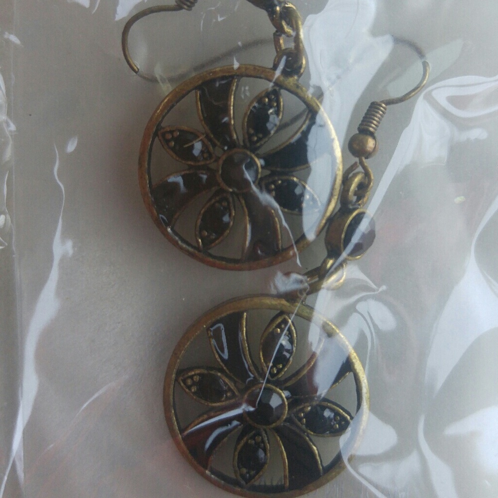 Black and gold trim earrings