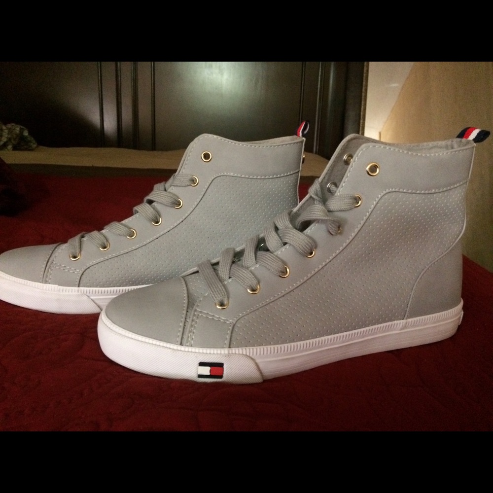 Women Tommy Hilfiger shoes