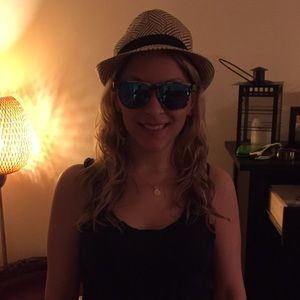 Meet your Posher, Theresa