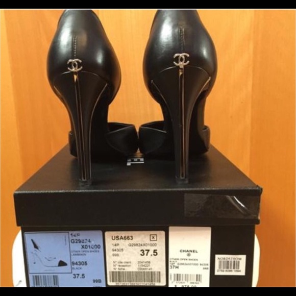 100% Authentic Chanel Lambskin Leather Pumps - Picture 2 of 6