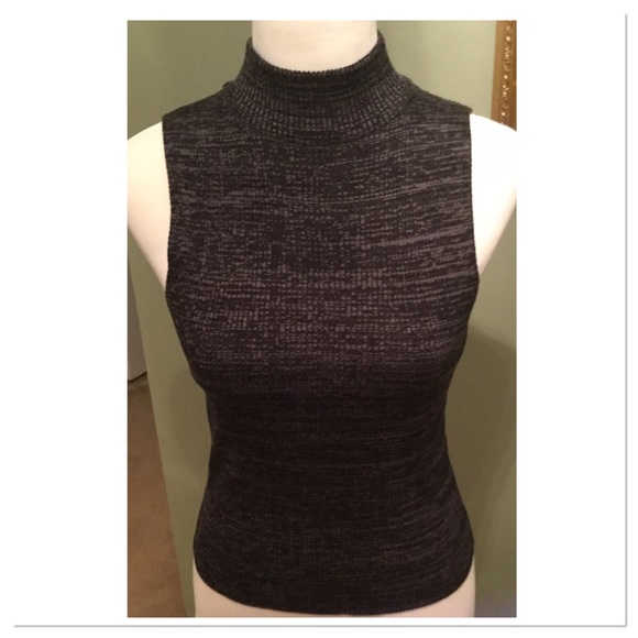 Francesca's Aubree Ribbed Crop Tank - Picture 3 of 3