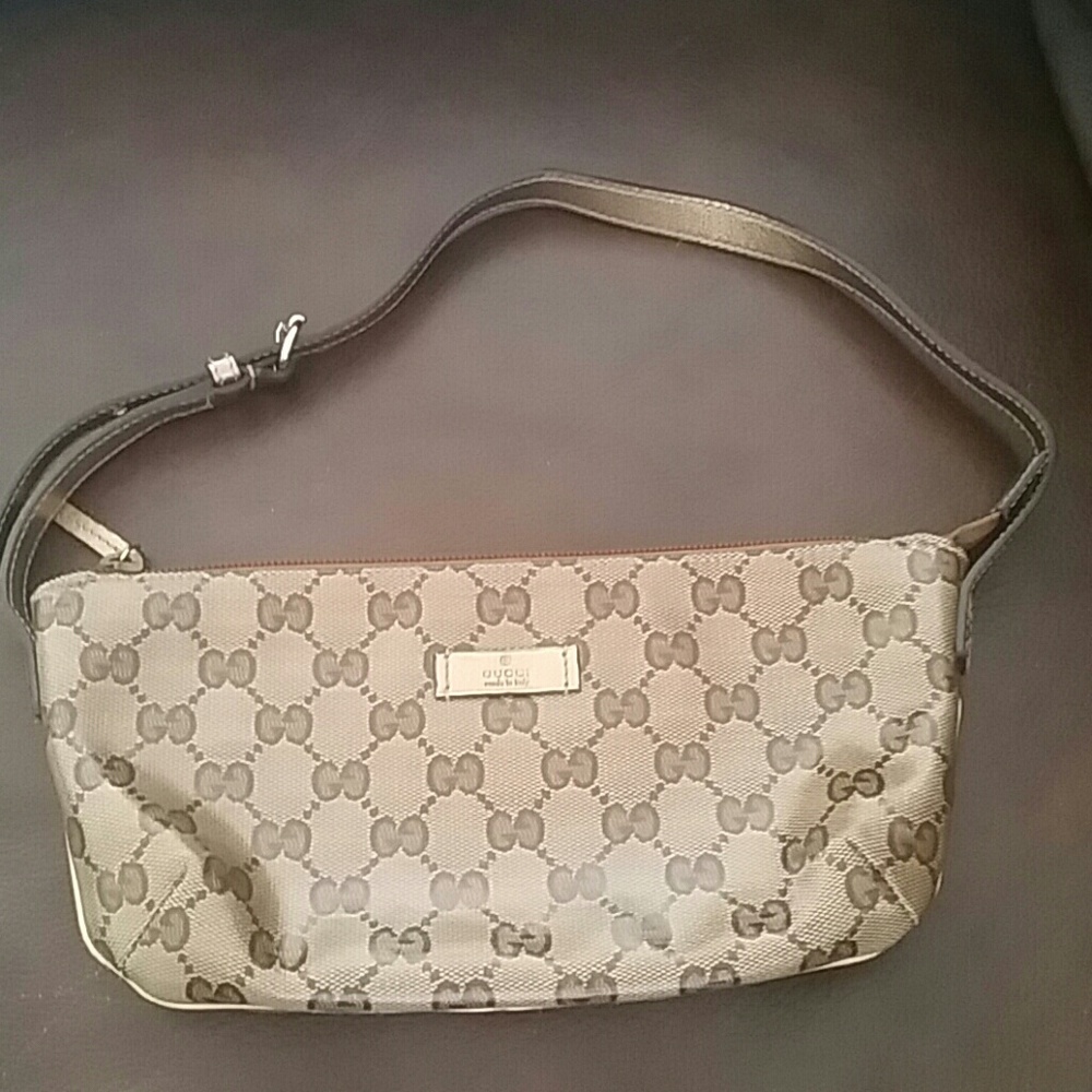 Gucci wristlet