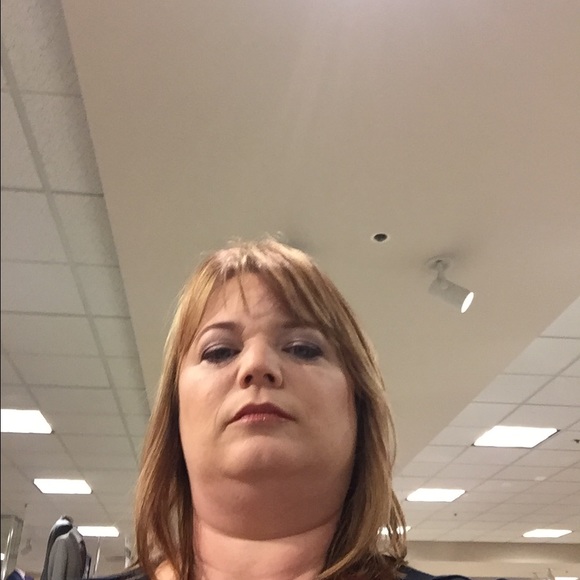 Meet your Posher, Sondra - Picture 1 of 1