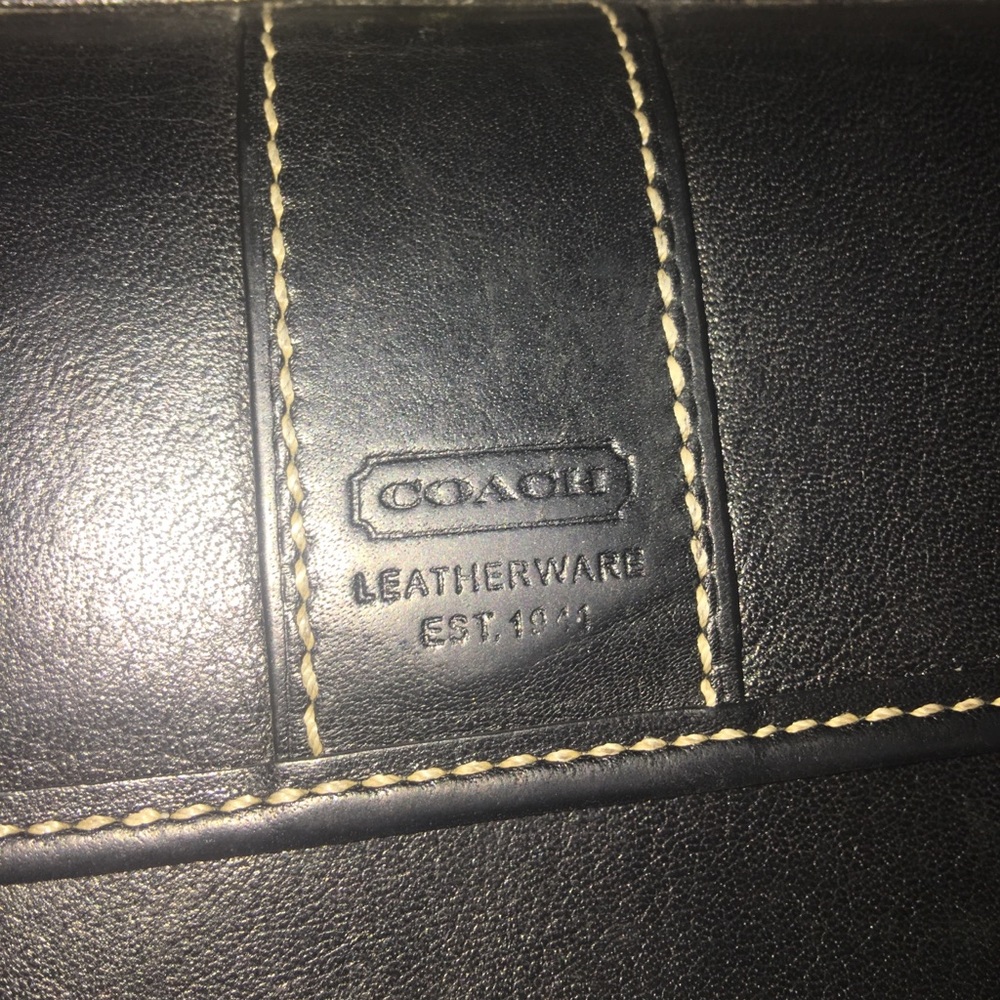 Authentic Coach leather wallet - Picture 2 of 4