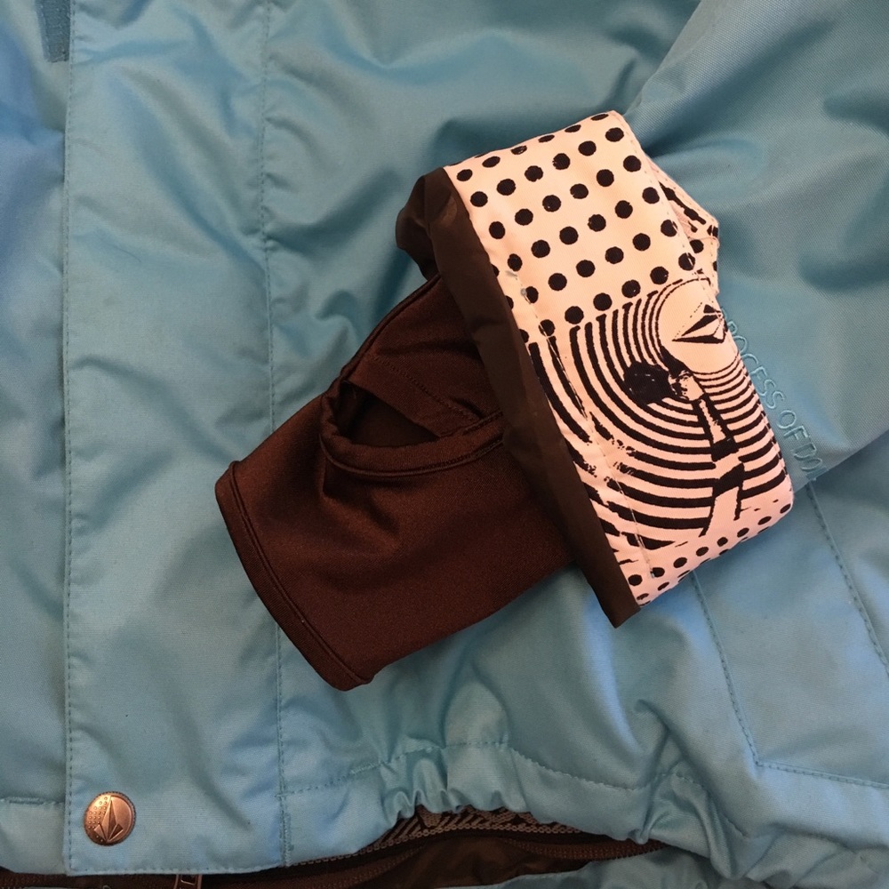 Snowboarding Volcom Jacket - Picture 3 of 4