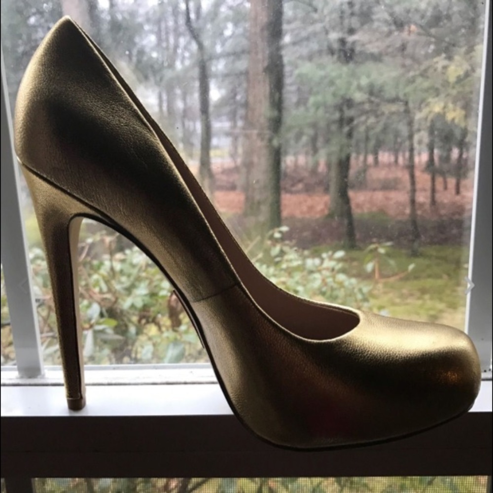 Alejandro Ingelmo gold Grace pumps