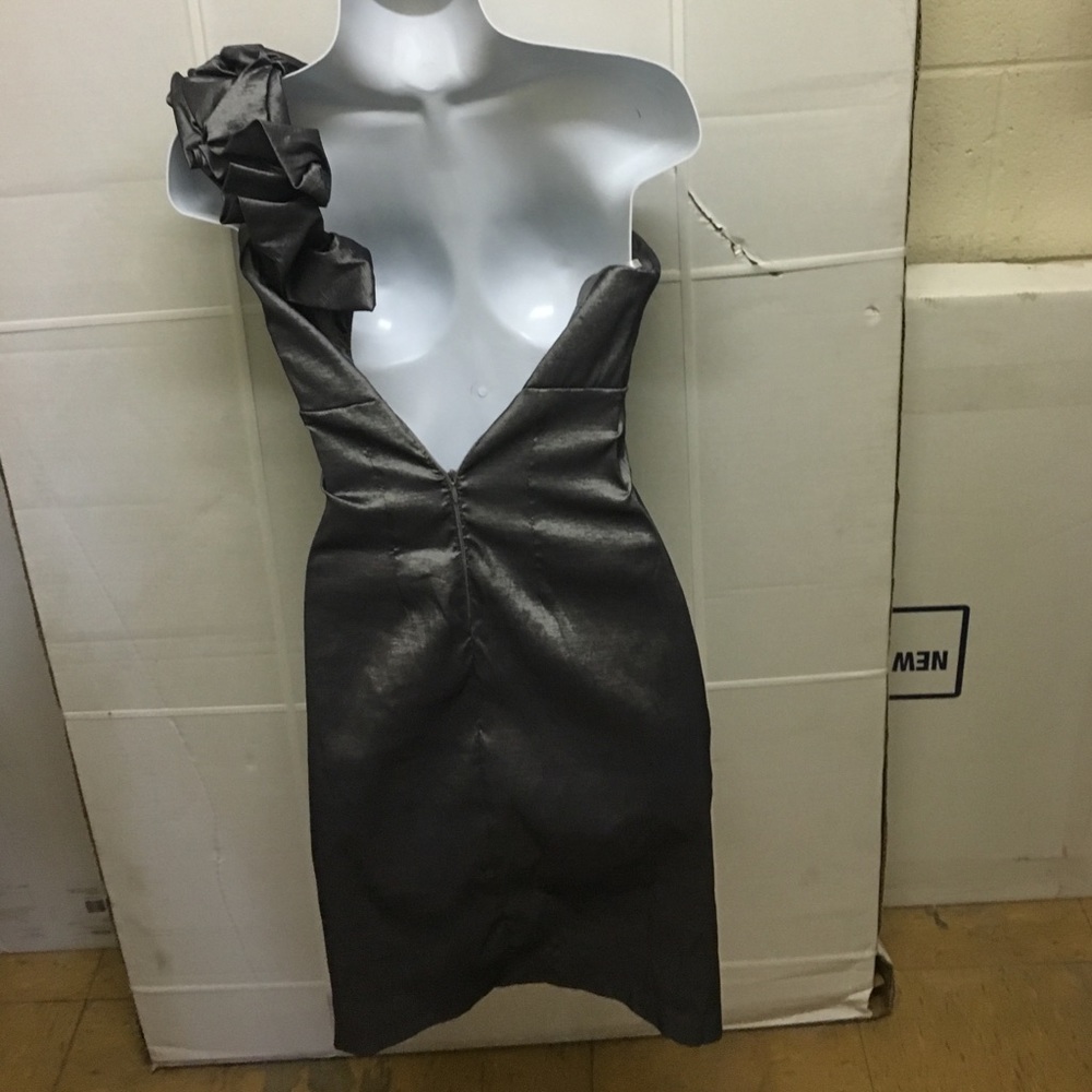 Dress - Picture 2 of 3