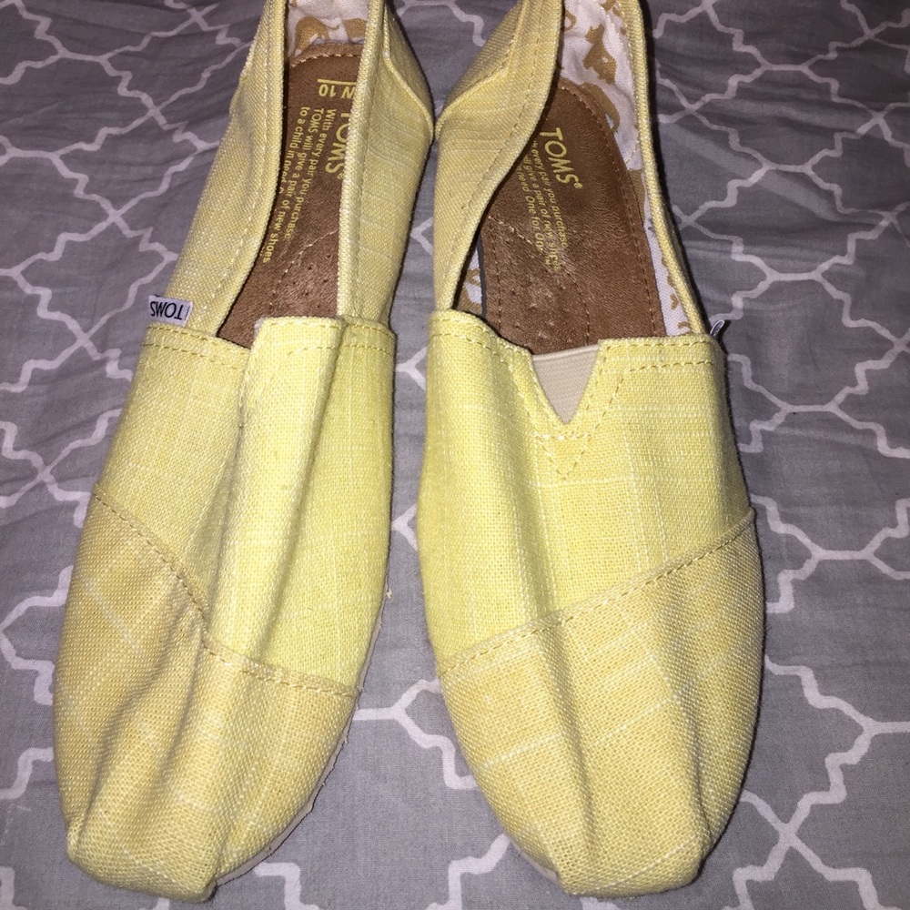 Toms